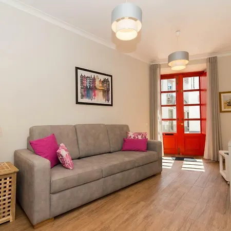 Buganvilia By Algartur Tavira